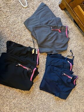 Koi Lite Scrubs